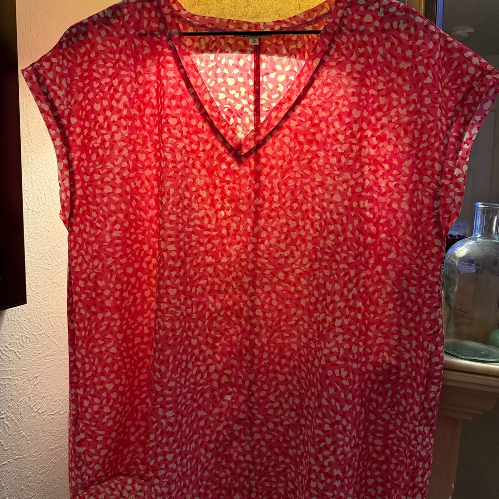 JODIFL Vivid Pink Patterned Blouse